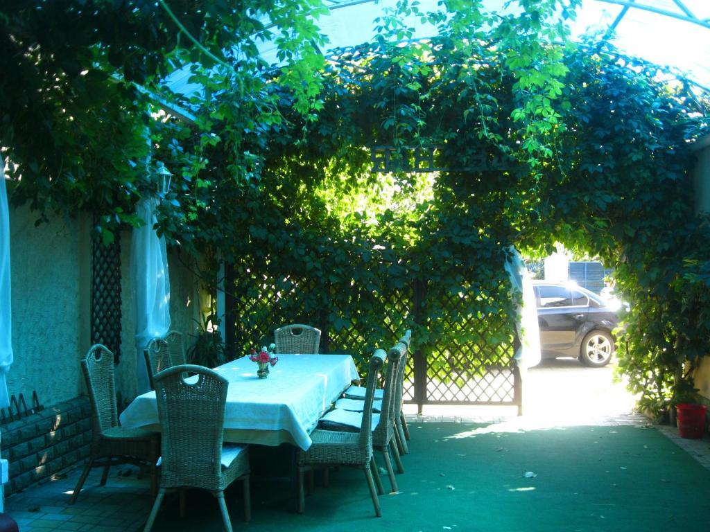Botanic Parc Hotel Chisinau Exterior photo